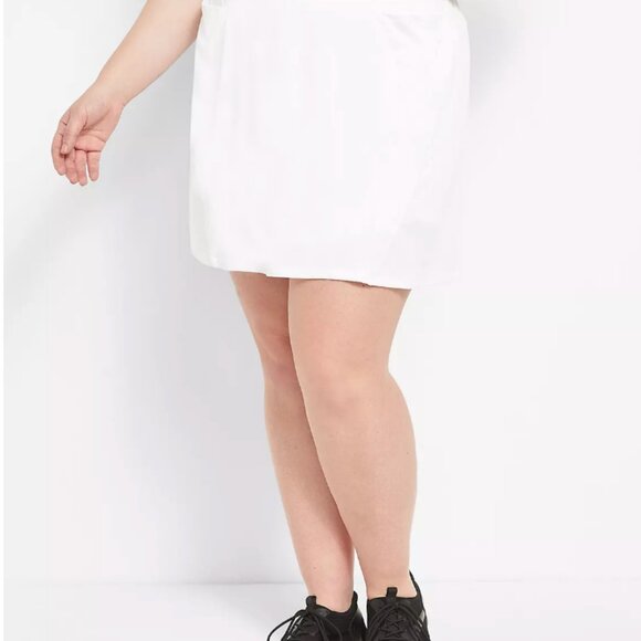 Plus Size LIVI Quiet Luxury Wicking Tennis Skort - Picture 2 of 7